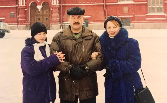 Ида Галич с родителями в юности